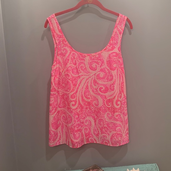 Lilly Pulitzer pink silk small top
Never washed never worn - Picture 1 of 4
